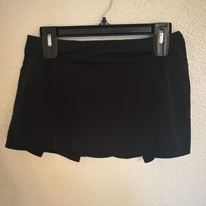 Lululemon black mini skirt (pace revival skirt)